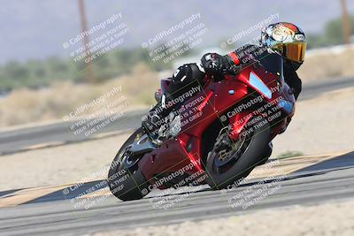 media/Oct-13-2025-Moto Forza (Mon) [[a66d839500]]/3-B Group/Session 3 (Turn 16)/